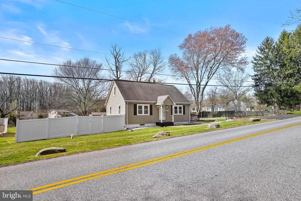 2435 Whitt Road photo 1