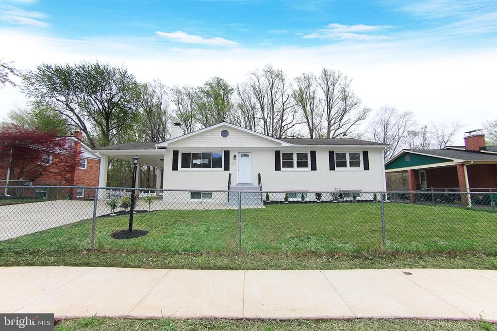 6819 Groveton Drive photo 1