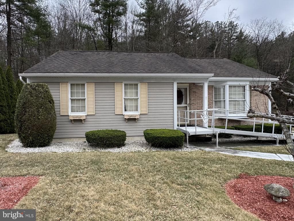 2137 S Woodglen Road photo 1