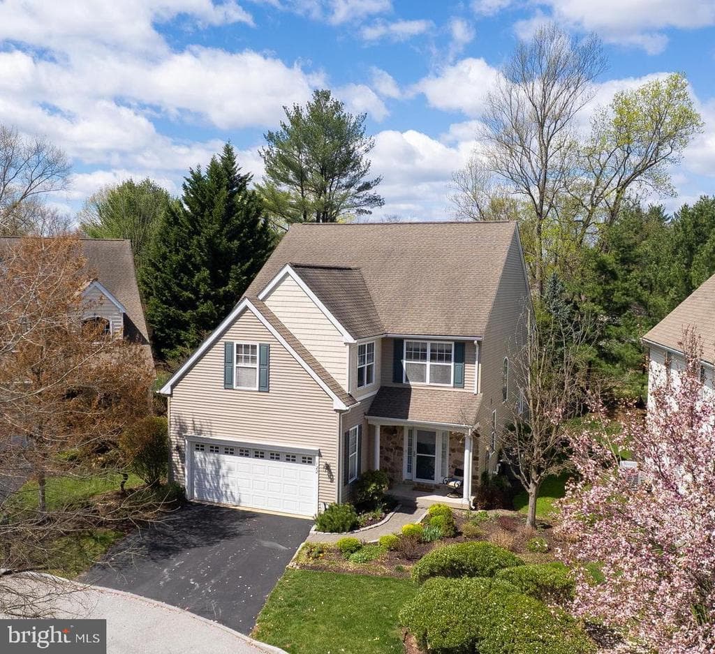 122 Potters Pond Drive photo 1
