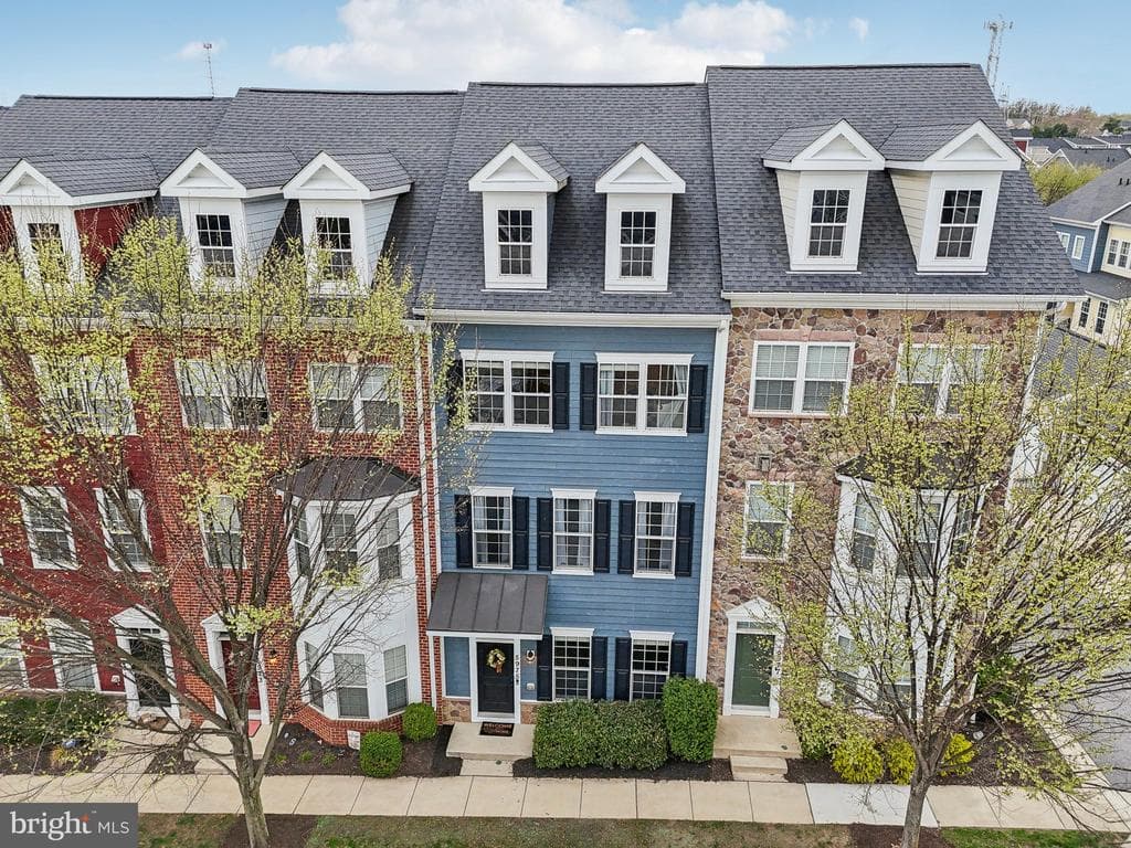 5975 Charles Crossing photo 1