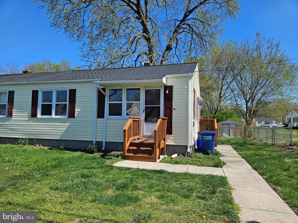 56 Aberdeen Avenue photo 1
