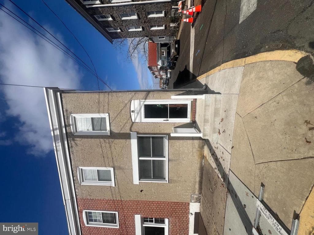1011 Wood Street photo 1