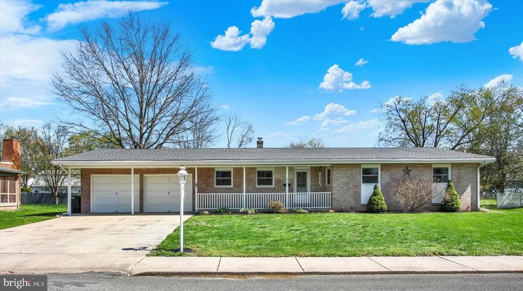 212 Ewell Avenue photo 1