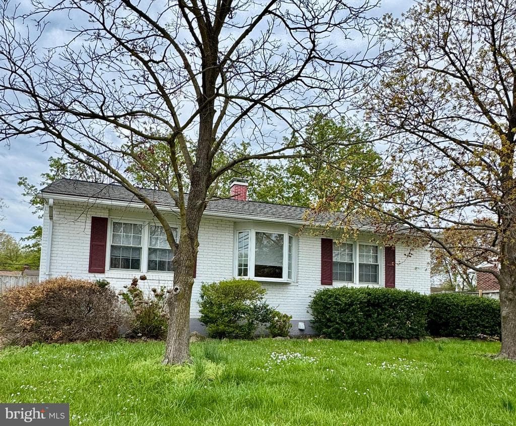 1308 Oakwood Road photo 1