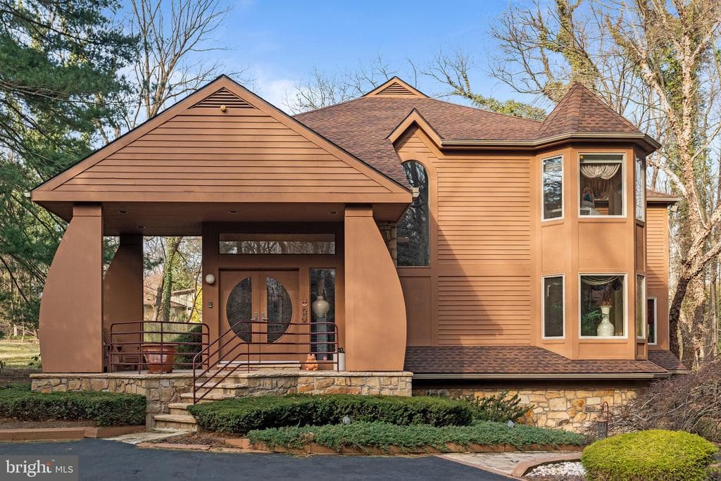 1028 Leopard Road photo 1