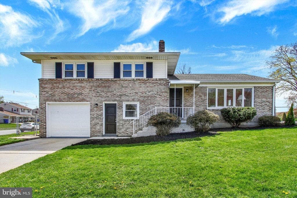 22 Spring Ridge Drive photo 1