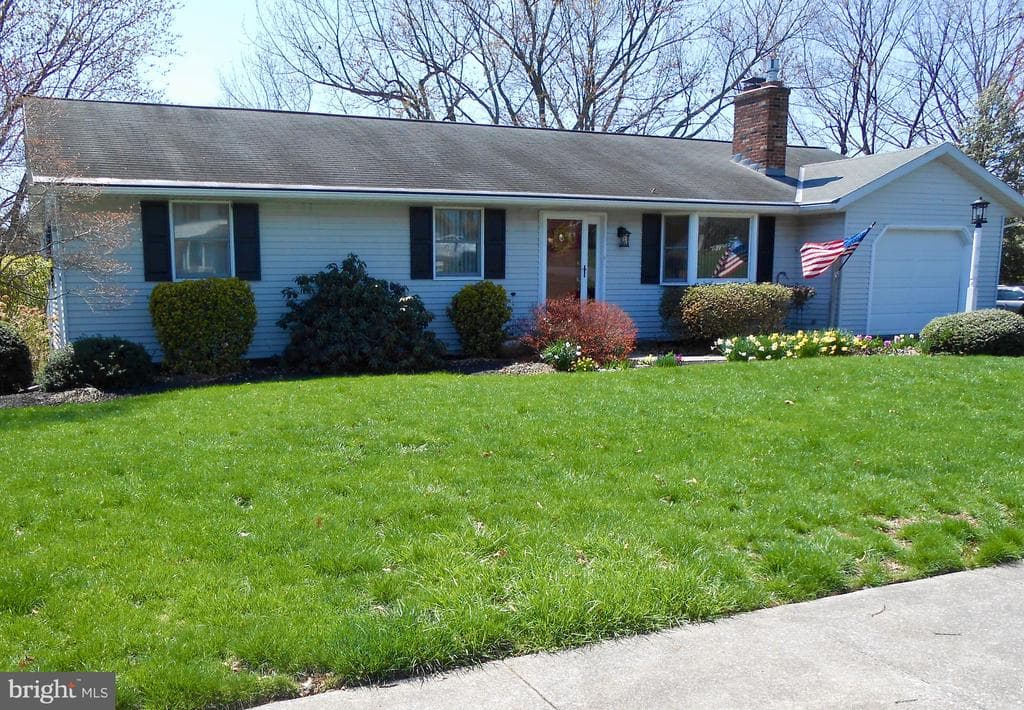 360 Lake View Drive photo 1