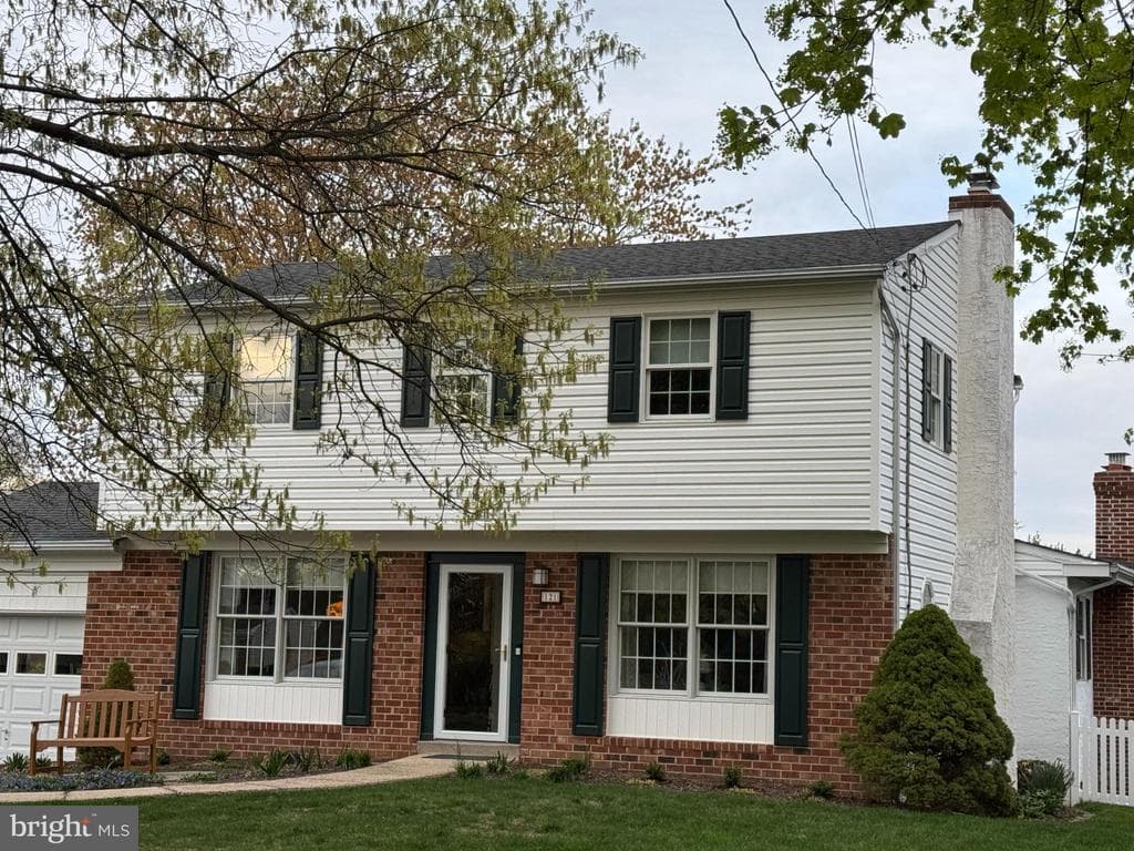 121 North Lane photo 1