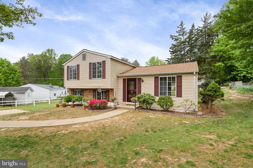 3 Cherry Laurel Drive photo 1