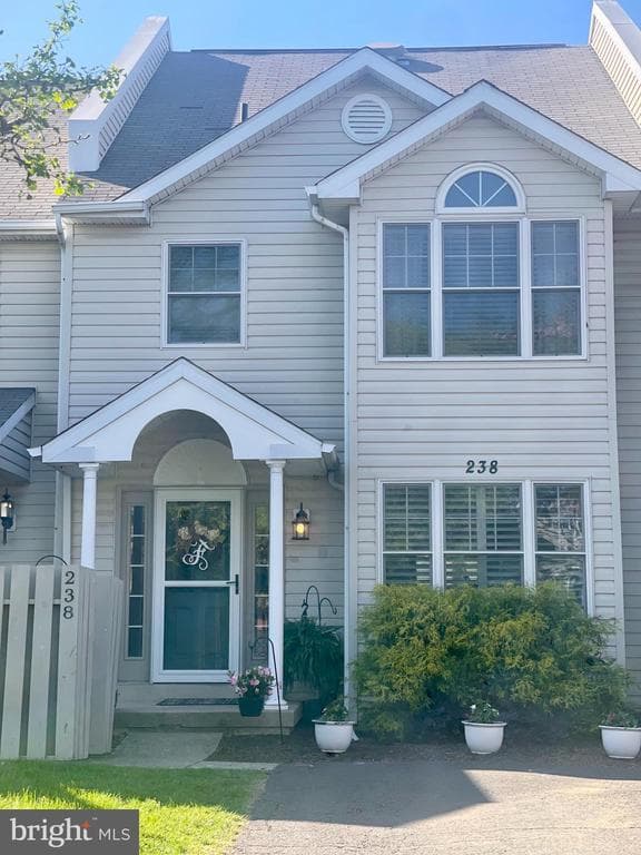 238 Prince William Way photo 1