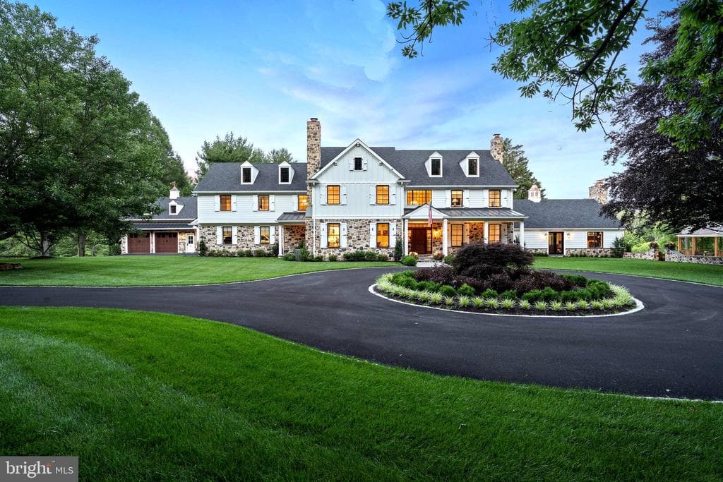 239 Spring Road photo 1