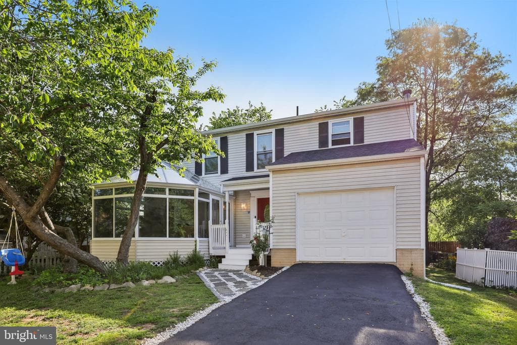 211 S Barton Street photo 1