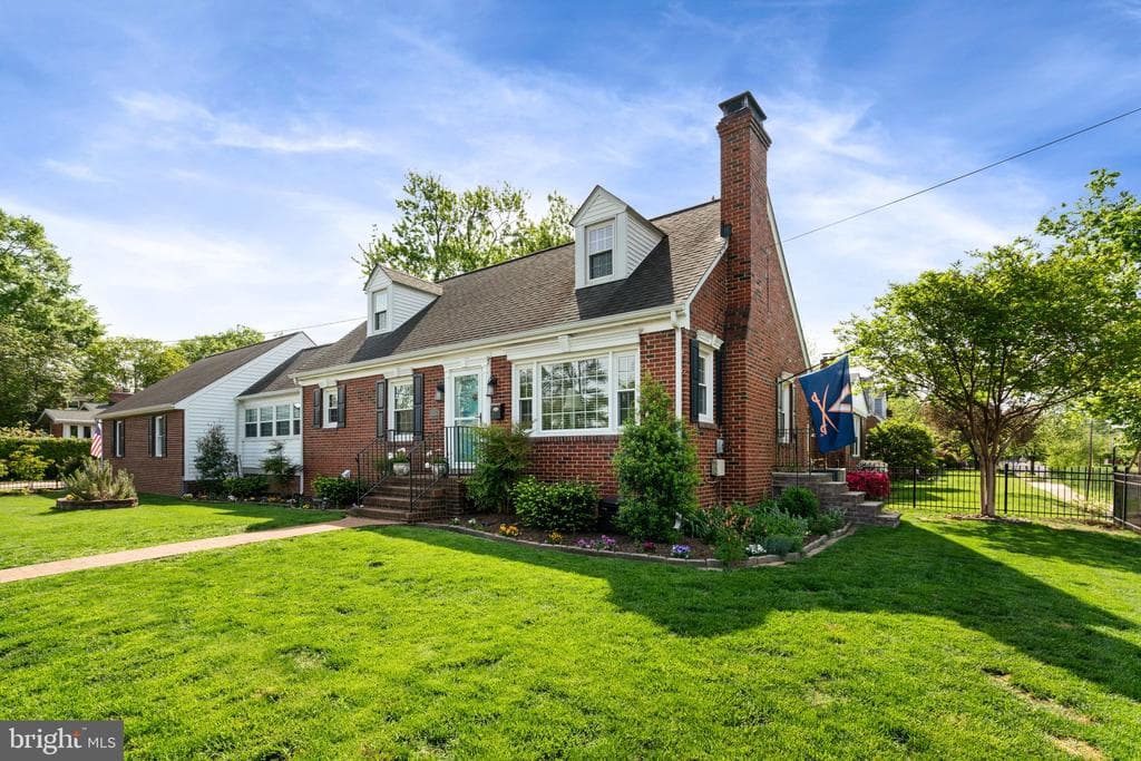 1217 Stafford Avenue photo 1