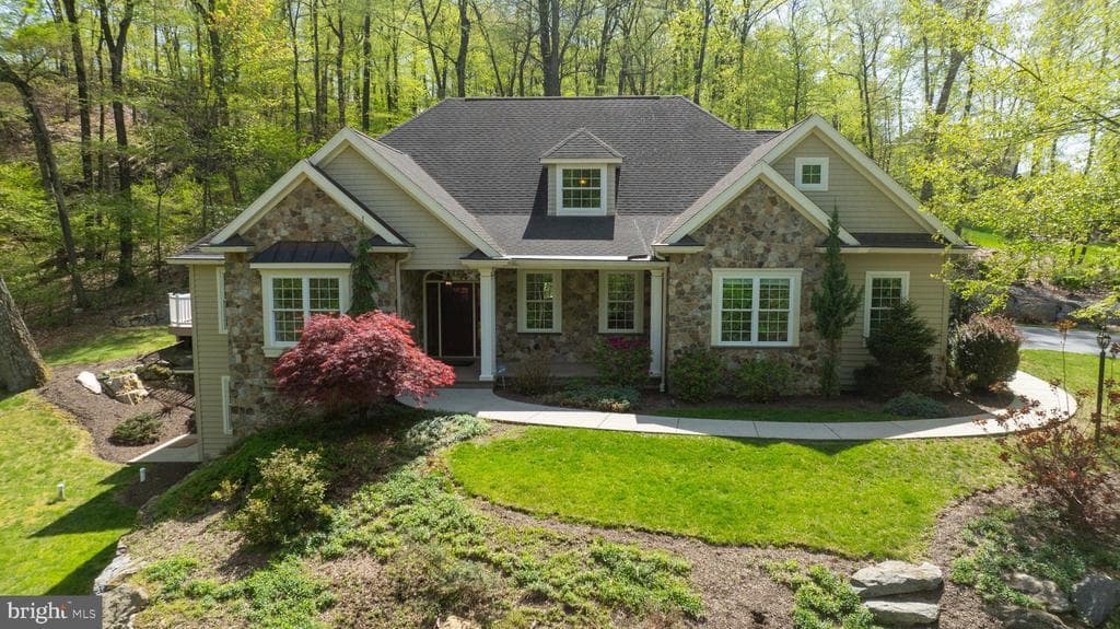 1 Stone Pond Lane photo 1