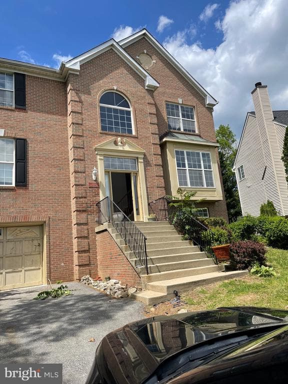 1904 Hampshire Drive photo 1