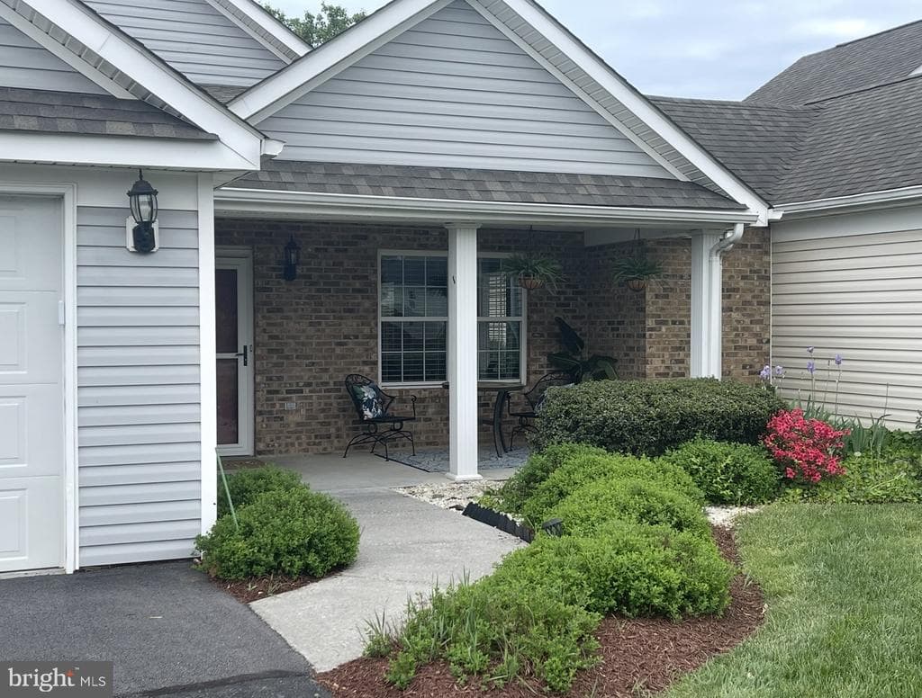 201 Rosewood Lane photo 1