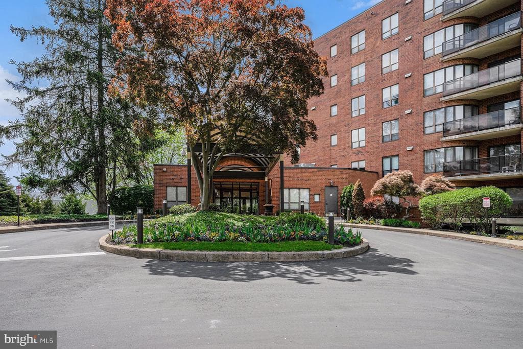 100 Breyer Drive #1-E photo 1