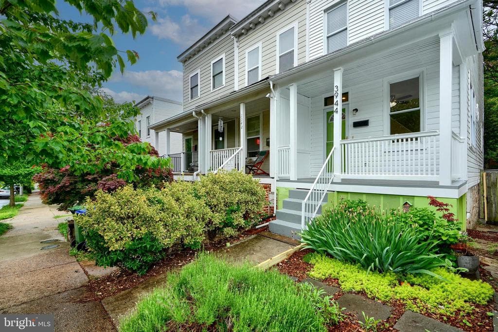 3944 Elm Avenue photo 1