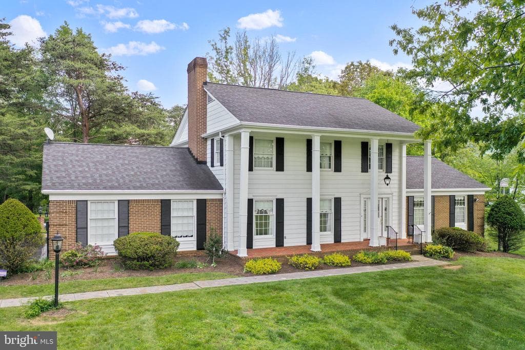137 S River Road photo 1