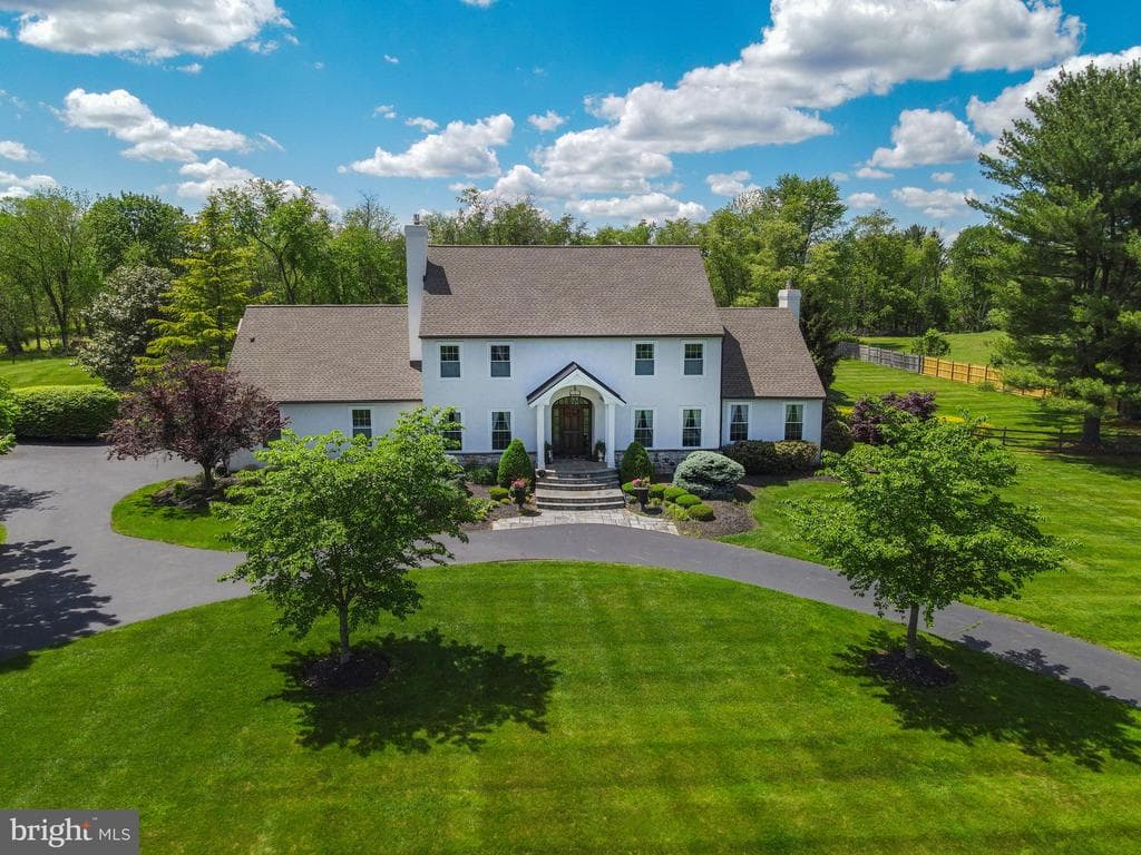 1071 Highland Road photo 1