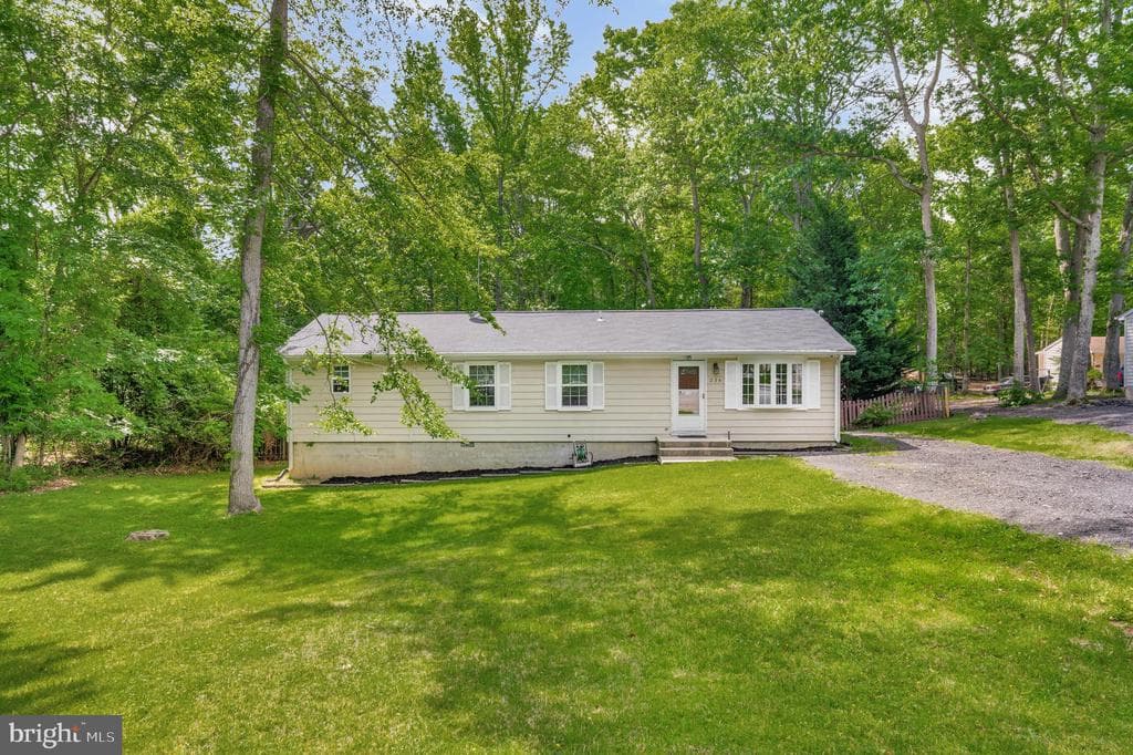 216 Manning Road E photo 1