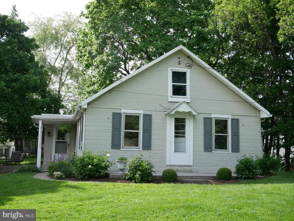 981 Hoffer Road photo 1
