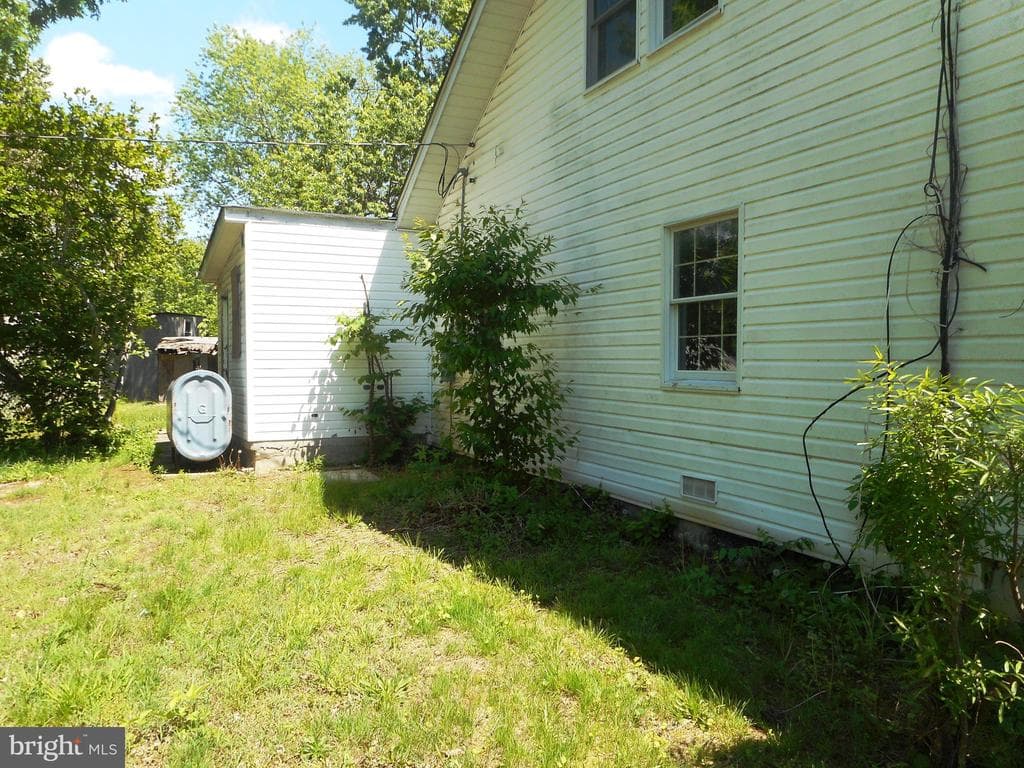 15933 Livingston Road photo 1