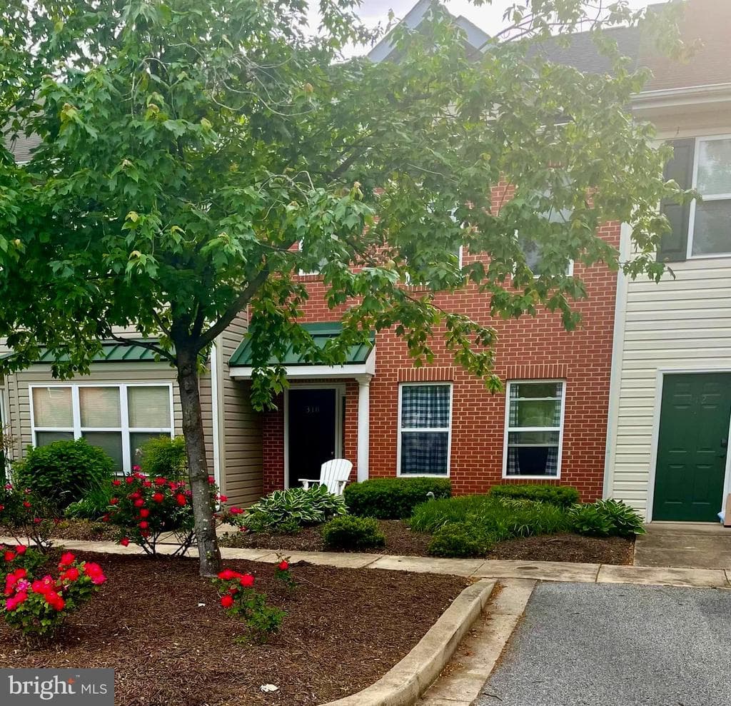310 Hilltop Lane photo 1