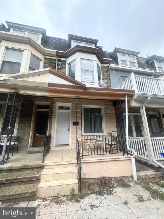 1506 Centre Avenue photo 1