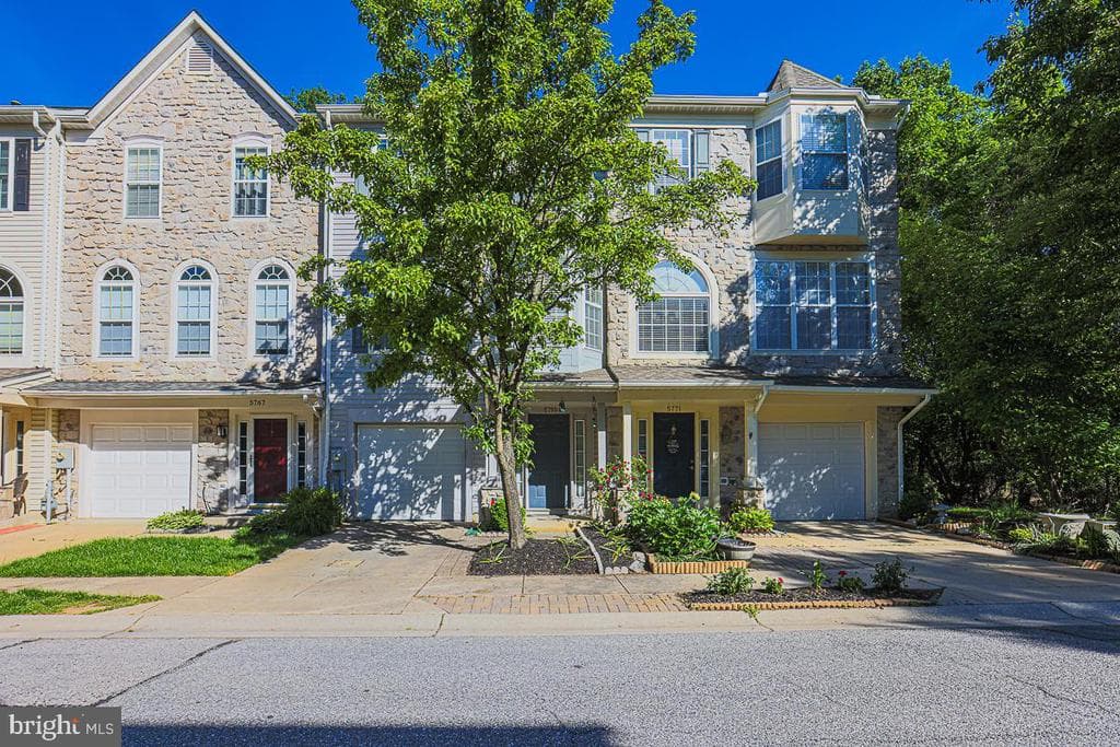 5769 Goldfinch Court photo 1