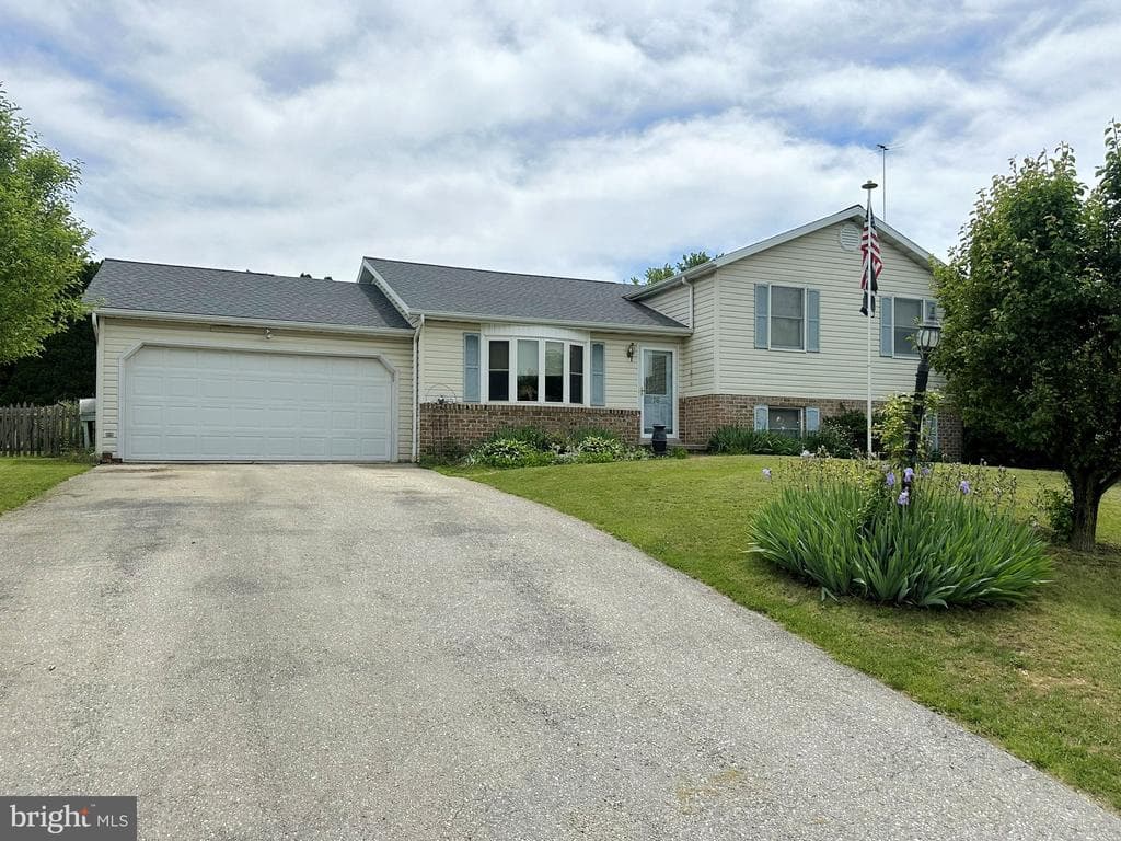 76 Moore Drive photo 1