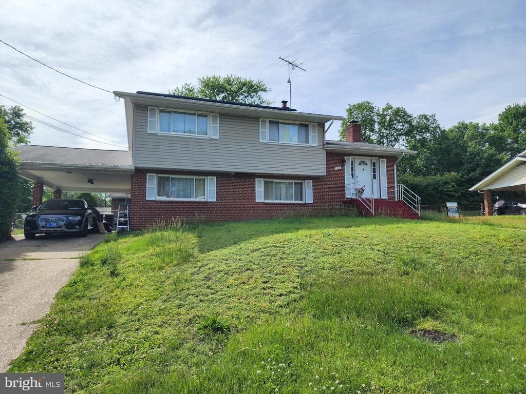 7313 Wessex Drive photo 1