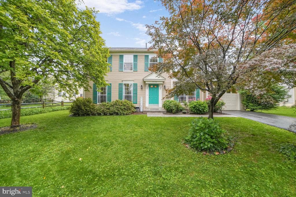 17134 Thorntondale Court photo 1