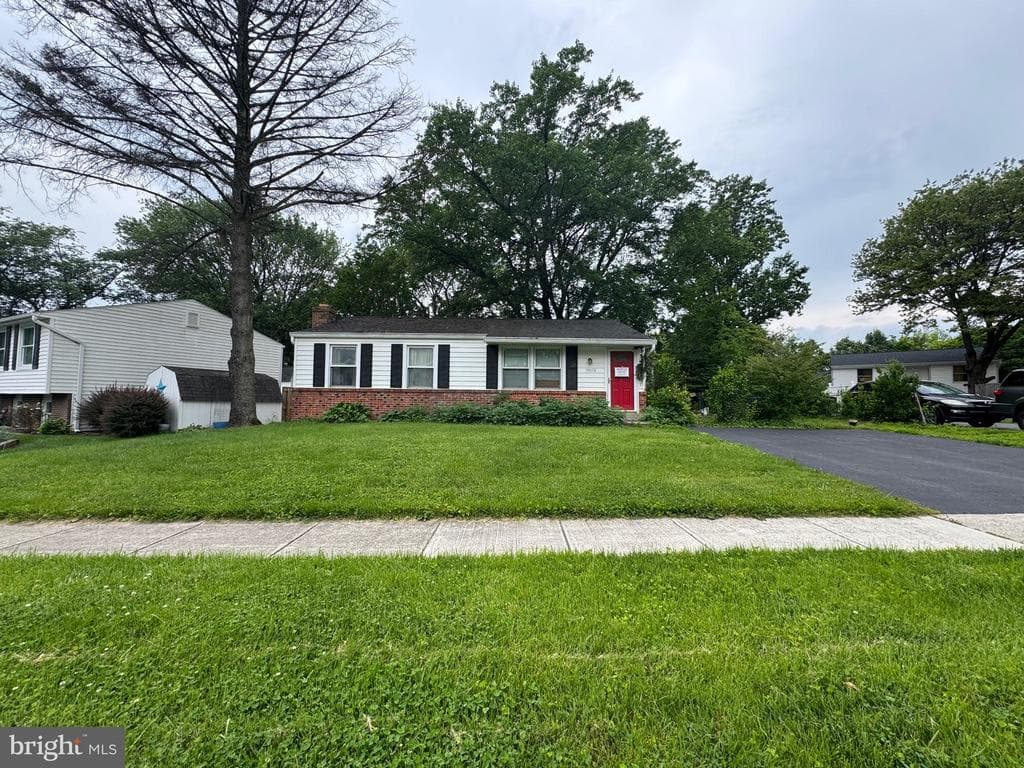 19076 Staleybridge Road photo 1