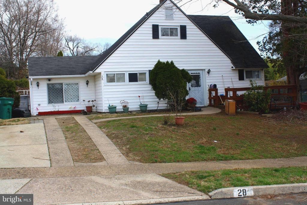 28 Rainbow Lane photo 1