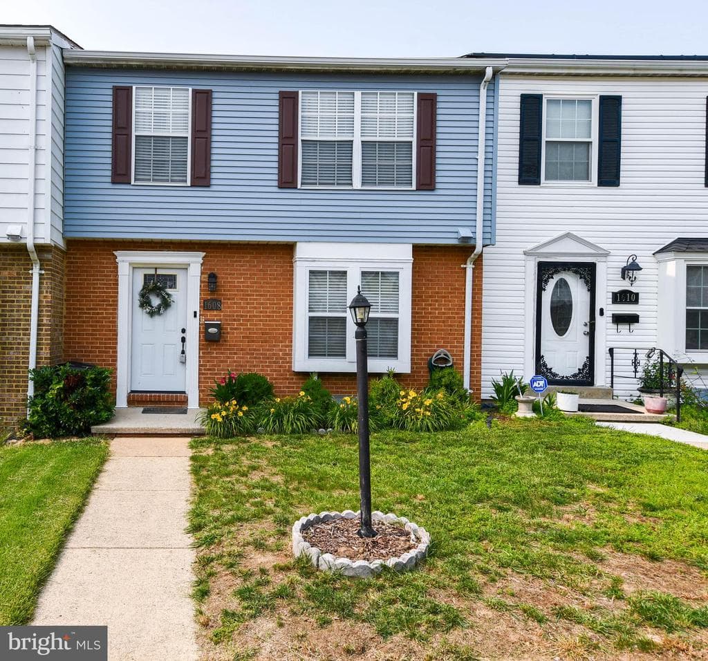 1608 Forest Park Drive photo 1