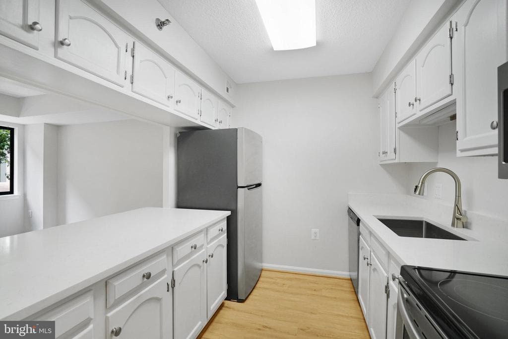 1301 N Courthouse Road #611 photo 1