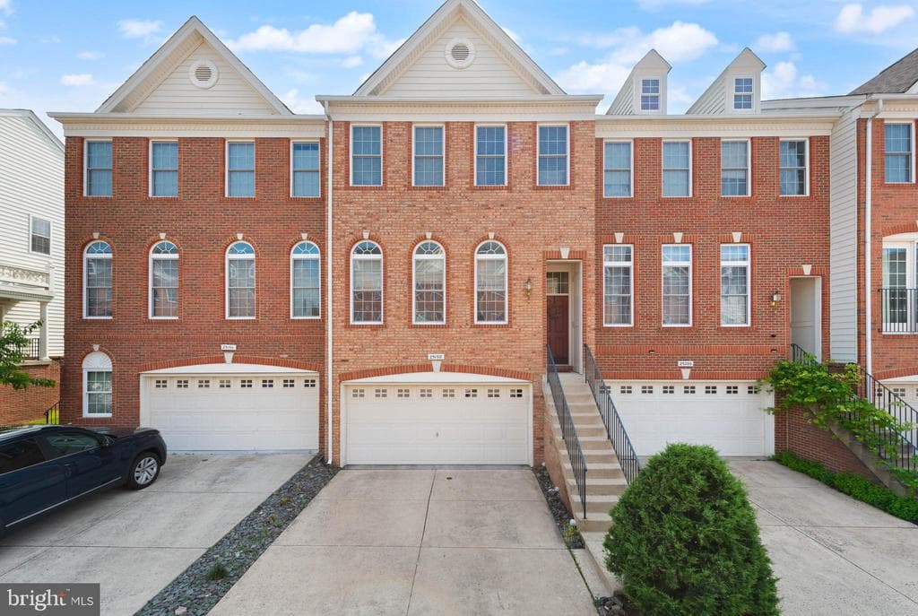 25198 Larks Terrace photo 1
