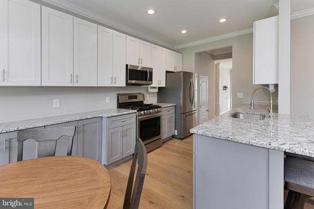 25 Charter Oak Court photo 1