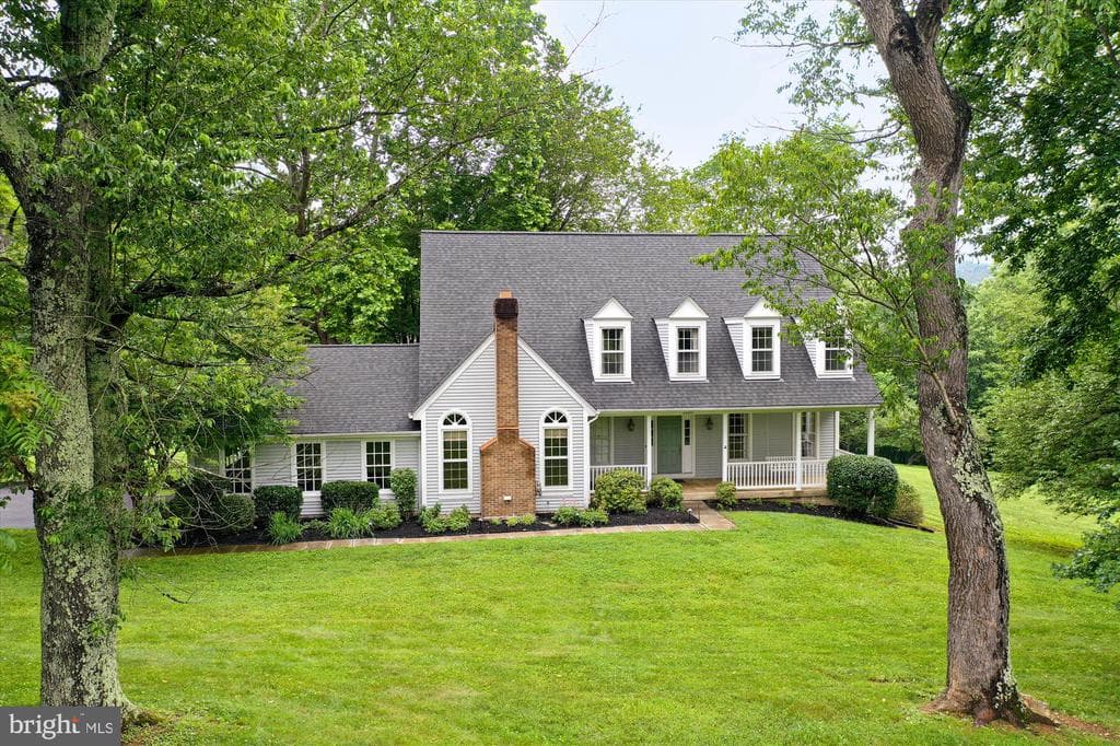 22217 Creekview Drive photo 1