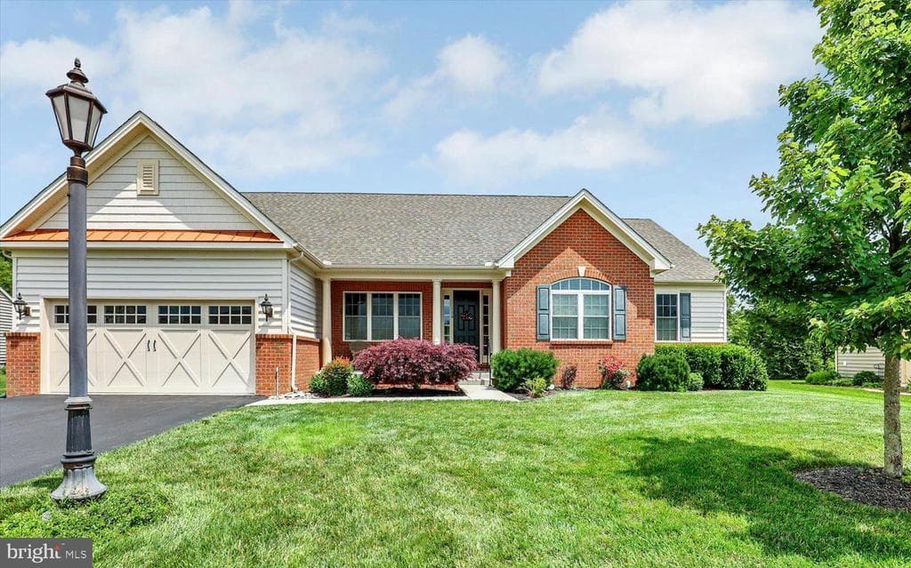 134 Woodhaven Drive photo 1