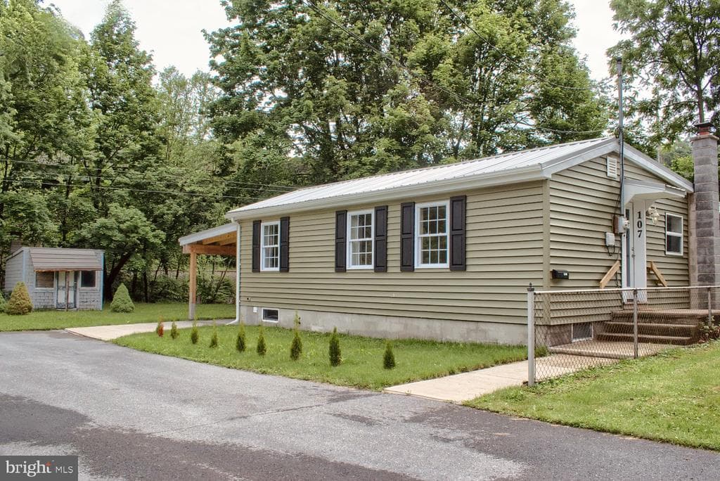 107 17th Street photo 1