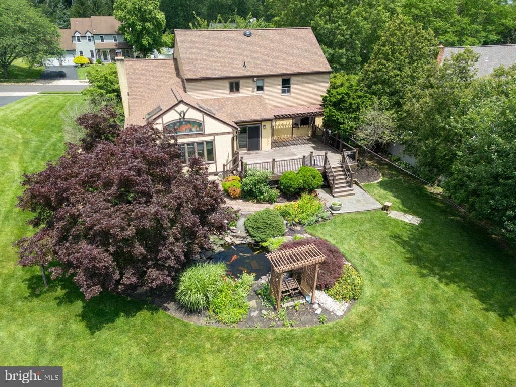 13 Colonial Drive photo 1