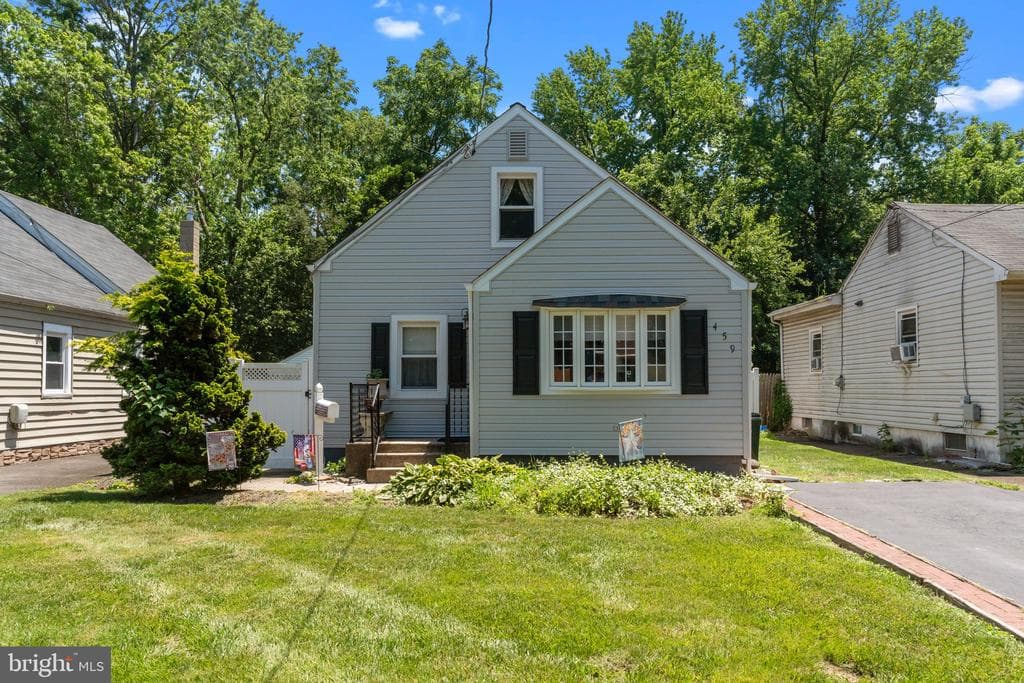 459 McKinley Avenue photo 1