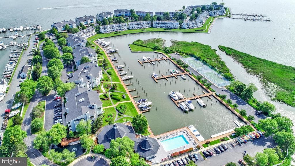 432 Oyster Cove Drive photo 1