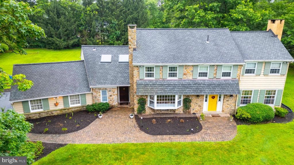 1004 Gypsy Hill Road photo 1