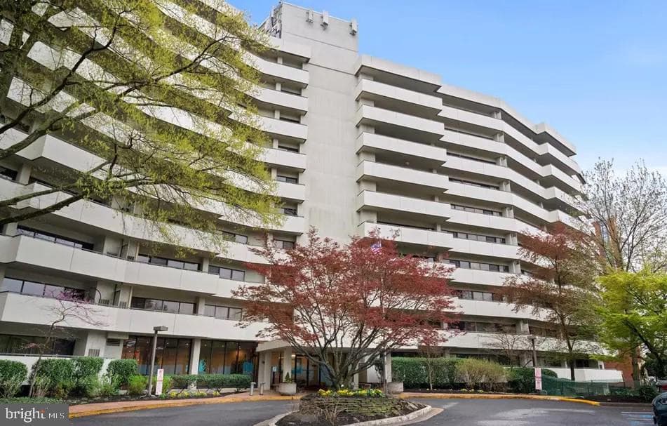 5300 Columbia Pike #904 photo 1