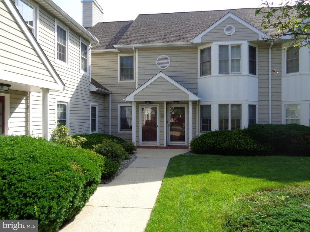3265 Garfield Avenue photo 1