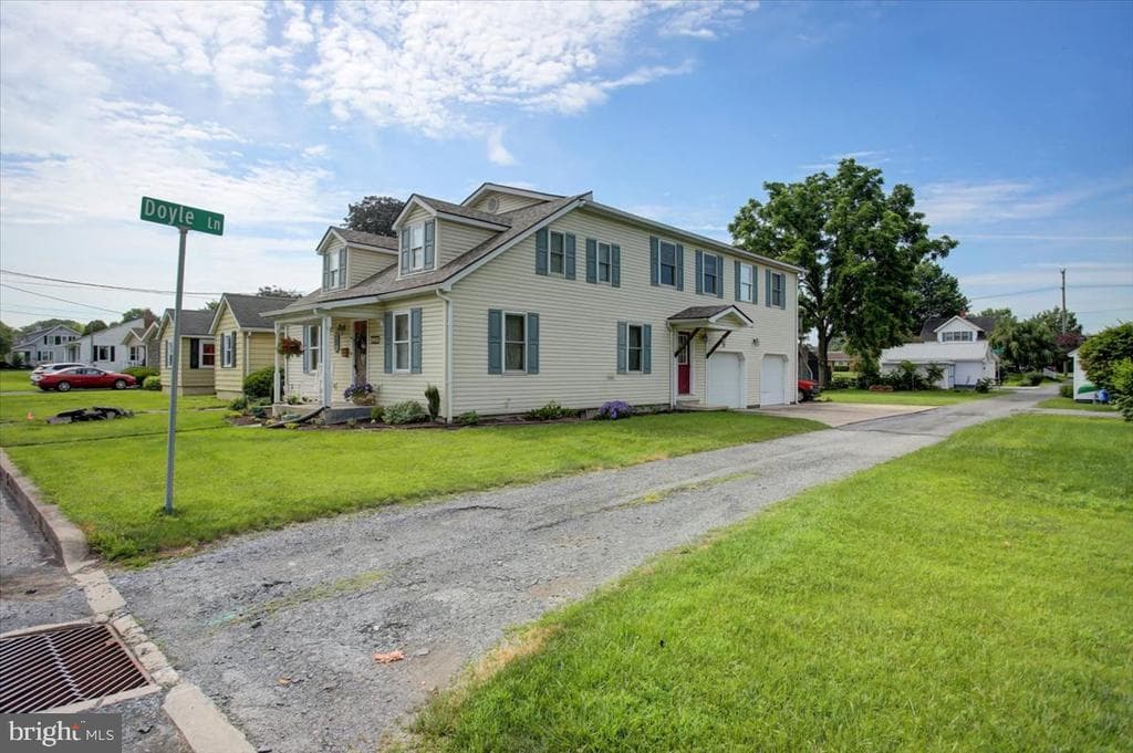 227 Tyrone Street photo 1